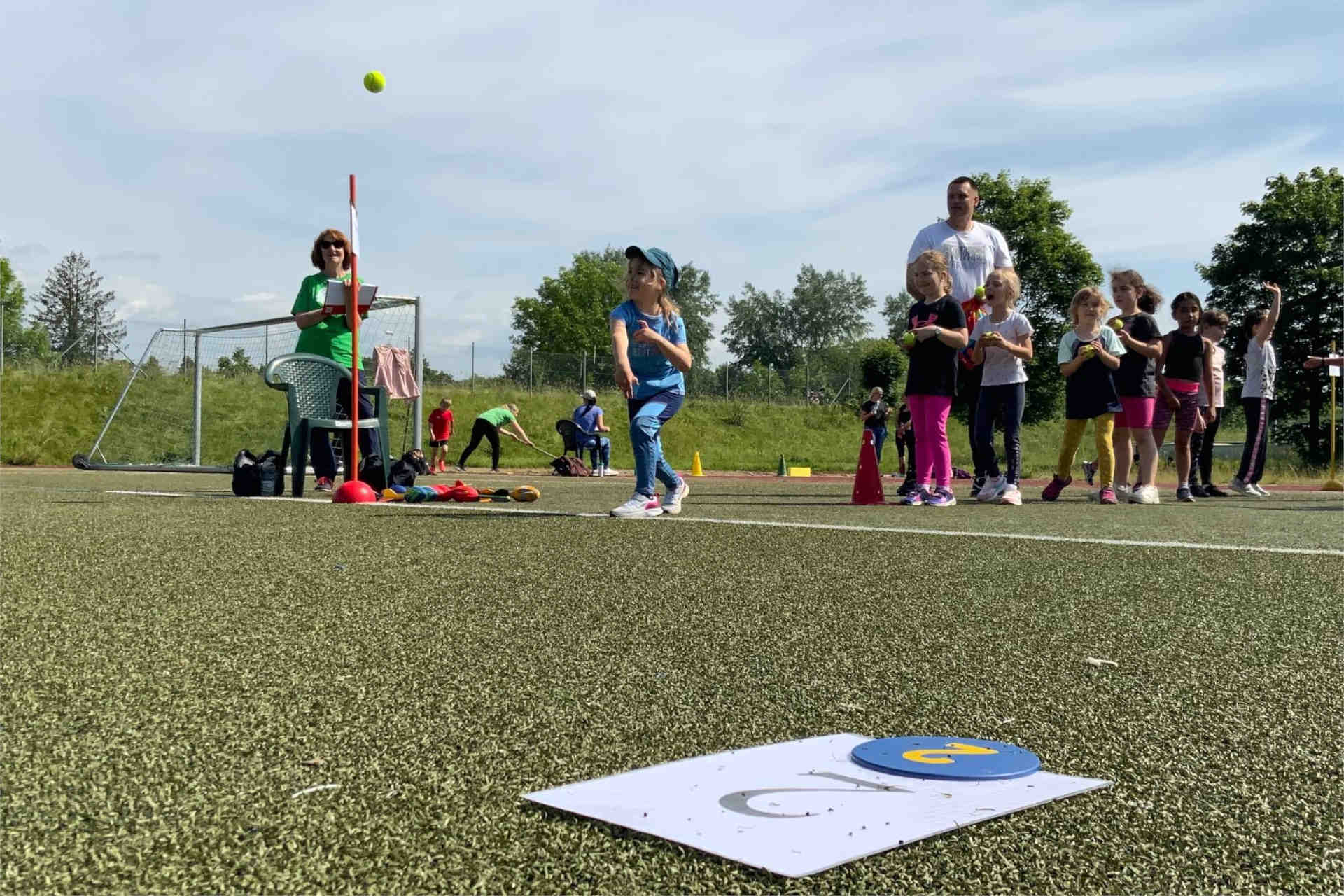 Weitwurf Bundesjugendspiele Grundschule Unterlauchringen