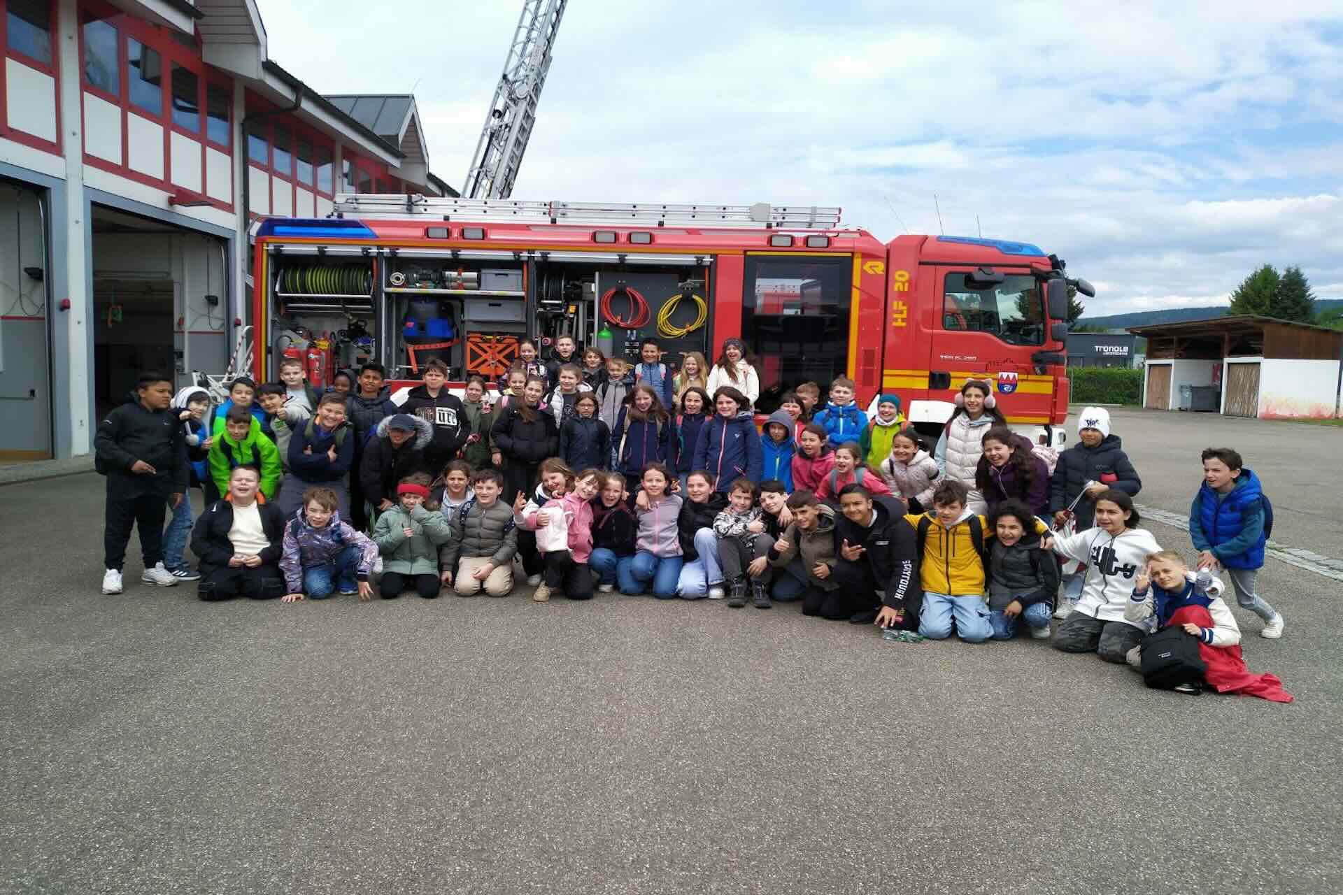 Besuch Feuerwehr 4.Klassen GSUL
