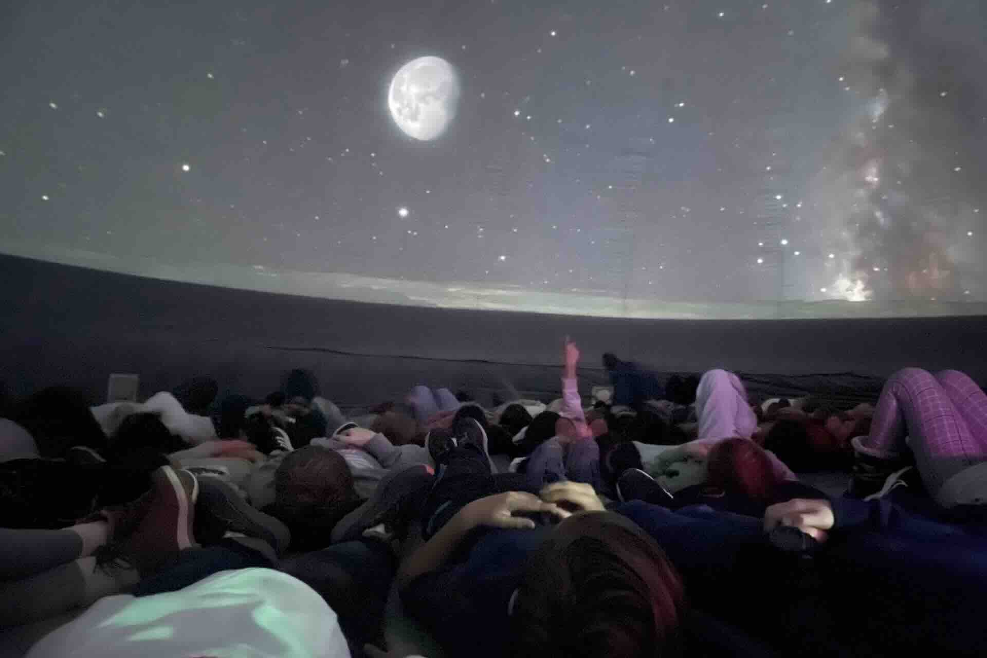 Mobiles Planetarium GSUL